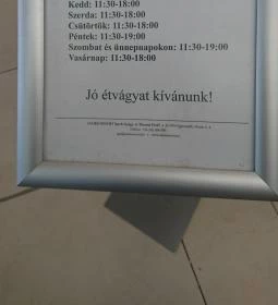 Saliris Önkiszolgáló Étterem