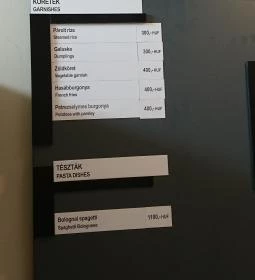 Saliris Önkiszolgáló Étterem