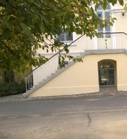 Sárga Borház Vendéglő