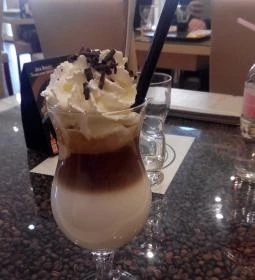 Sétány Kávézó és Palacsintázó