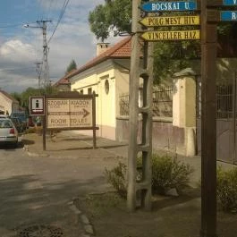 Oroszlános Borvendéglő Tállya - Külső kép