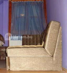 Kontra - Madarasi Lakás 