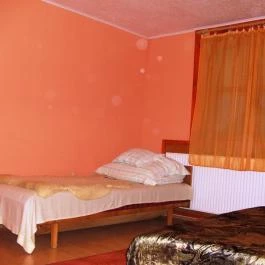 Kontra - Madarasi Lakás Abádszalók - Szobák