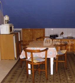 Kontra - Madarasi Lakás 