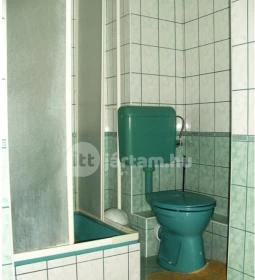 Kontra - Madarasi Lakás 