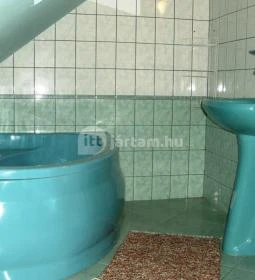 Kontra - Madarasi Lakás 