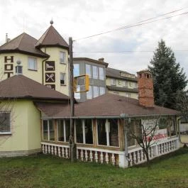 Holdfény Hotel, Forró - Külső kép