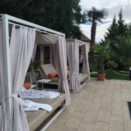 Wellness Hotel Gyula Gyula - Medence/kert