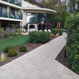 Wellness Hotel Gyula Gyula - Medence/kert