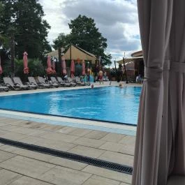 Wellness Hotel Gyula Gyula - Medence/kert