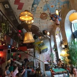 Szatyor Bár & Galéria Budapest - Belső