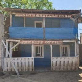 Henryx Western City, Császár - Egyéb