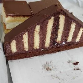 Márti Néni Cukrászdája, Abony - Egyéb