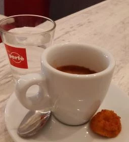 Kuglóf Art Cukrászda