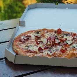 Tavacska Pizzéria & Kávézó Budapest - Étel/ital