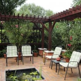 Mesés Shiraz Hotel Egerszalók - Medence/kert