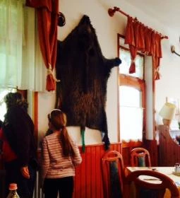 Vöröskő Kisvendéglő