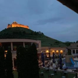 Hotel Kapitány Superior Wellness Sümeg - Medence/kert