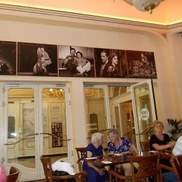 Teátrum Café & Bistro, Budapest - Belső