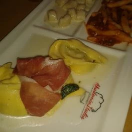 Akademia Italia Budapest - Étel/ital