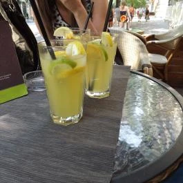 Ring Café & Gourmet Burger Bar, Budapest - Étel/ital