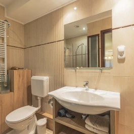 Besenyei Apartman Sárvár - Fürdőszoba