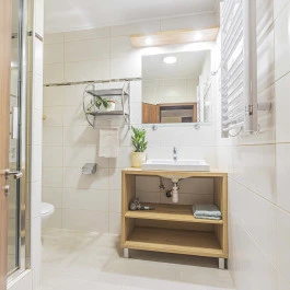 Besenyei Apartman Sárvár - Fürdőszoba
