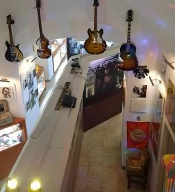 Egri Road Beatles Múzeum
