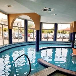 Forrás Hotel , Komárom - Medence/kert