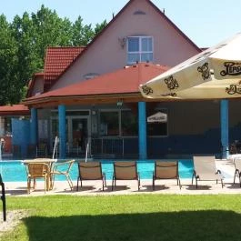 Villa Apartman, Egerszalók - Medence/kert