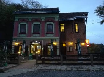 Vadrózsa Étterem Szászvár