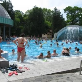 Hunguest Hotel Flóra, Eger - Medence/kert