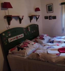 Múltidéző Porta - népi műemlék házak az Őrségben