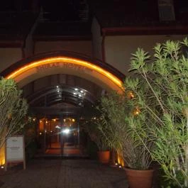 Mesés Shiraz Hotel Egerszalók - Külső kép