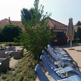 Aqua-Spa Konferencia és Wellness Hotel Cserkeszőlő - Medence/kert