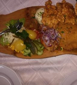 Tavirózsa Étterem & Vadászpince