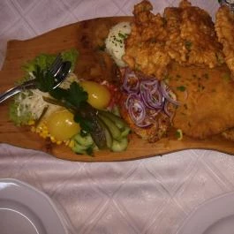 Tavirózsa Étterem & Vadászpince, Hévíz - Étel/ital