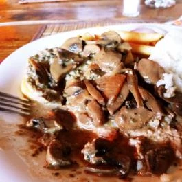 Kőkorszaki Pocak-tömő Étterem & Pizzéria, Bogács - Étel/ital