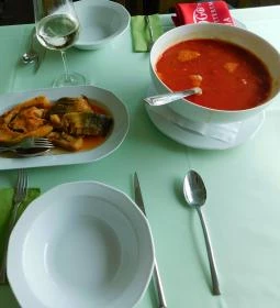 Vizafogó Panzió étterme