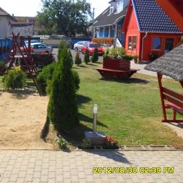 Kék Laguna Wellness Apartmanok Egerszalók - Medence/kert