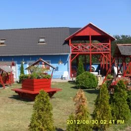 Kék Laguna Wellness Apartmanok Egerszalók - Medence/kert