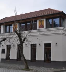 Tokaji Kávépörkölő Manufaktúra