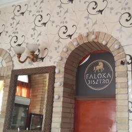 Falóka Bisztró, Budapest - Belső