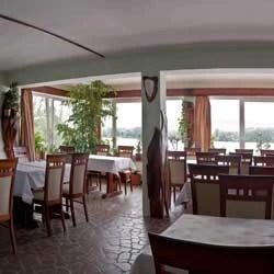 Camelot Club Hotel, Vác - Vendéglátás