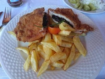 Moni Vendéglő Fülesd