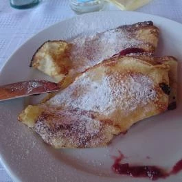 Moni Vendéglő, Fülesd - Étel/ital