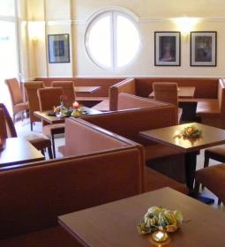 Premium Café & Étterem