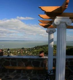 Egzotikus Kert Apartmanház 