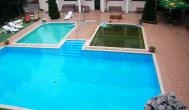 Hotel Gara Gyógy- és Wellness Szálloda Füzesgyarmat - Medence/kert Hotel Gara Gyógy- és Wellness Szálloda Füzesgyarmat - Medence/kert