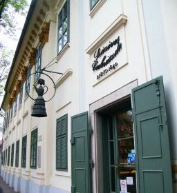 Százéves Cukrászda